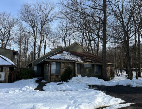 2741 Powder Ridge, Cozy Mtn Retreat w/Hot Tub & Firepit in Laurel Highlands, Free Shuttle to Lodge